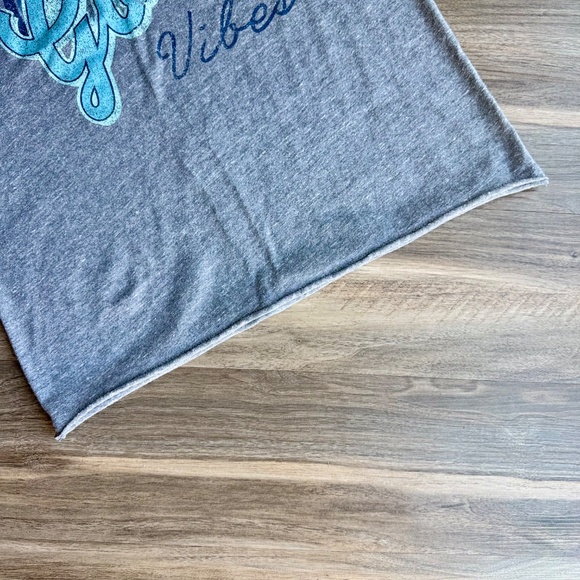 Chaser Graphic Tee “Good Vibes” Gray Blue Rainbow Print Size S - Picture 10 of 11